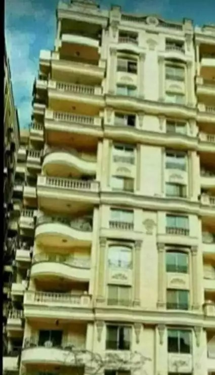 لهواه التميز والمساحات الكبيره والمناطق الراقيه شقه فاخره