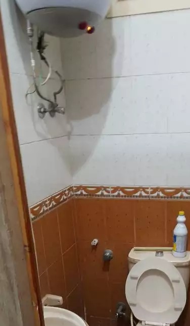 المقطم مدخل الهضبة الوسطي ثالث عمارة خلف بنزينة واطنية مقابل المدرسة الدولية