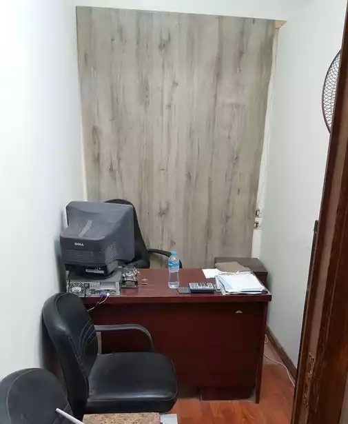 المقطم مدخل الهضبة الوسطي ثالث عمارة خلف بنزينة واطنية مقابل المدرسة الدولية