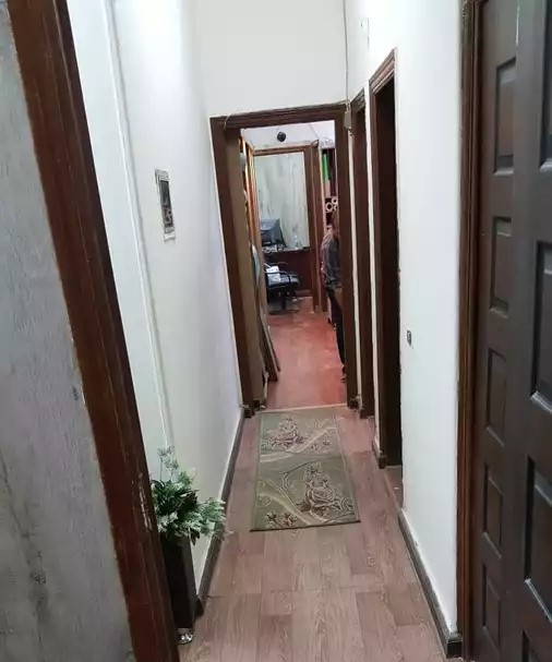 المقطم مدخل الهضبة الوسطي ثالث عمارة خلف بنزينة واطنية مقابل المدرسة الدولية