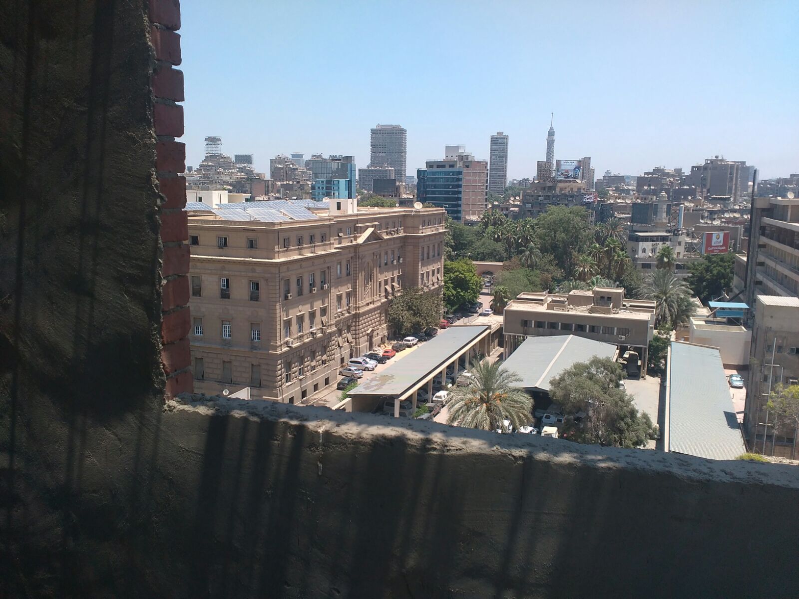 شقة فيو مميز وغير مجروحة 80م تطل على برج القاهرة